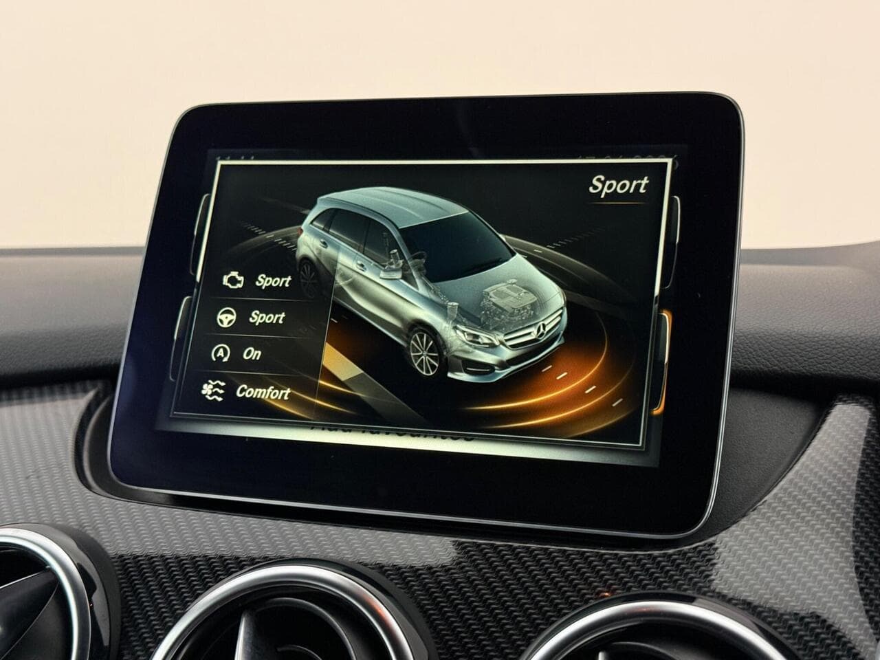 Mercedes-Benz B Class thumbnail Infotainment System