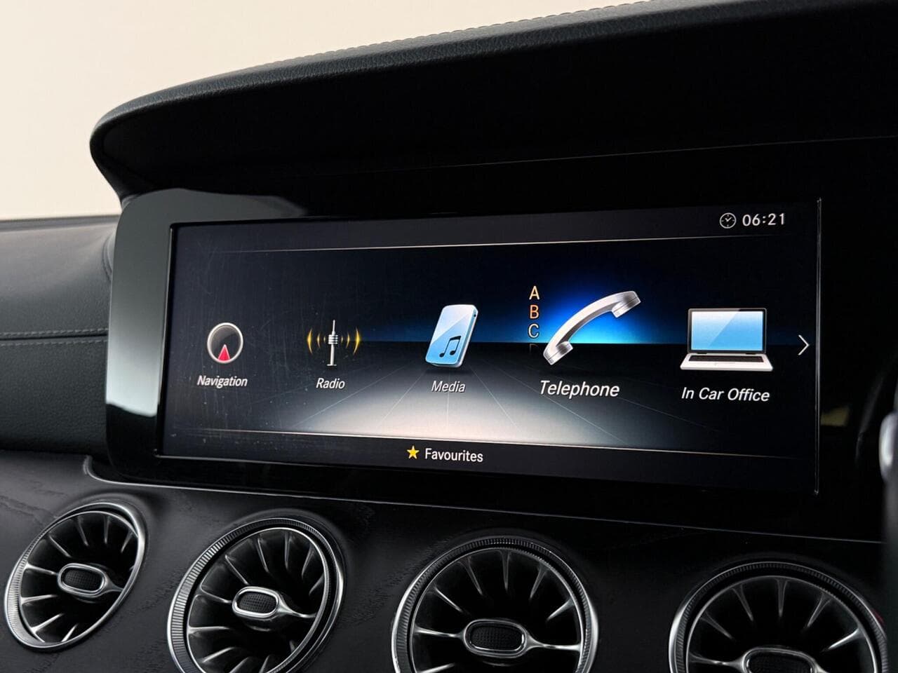 Mercedes-Benz E Class thumbnail Infotainment System
