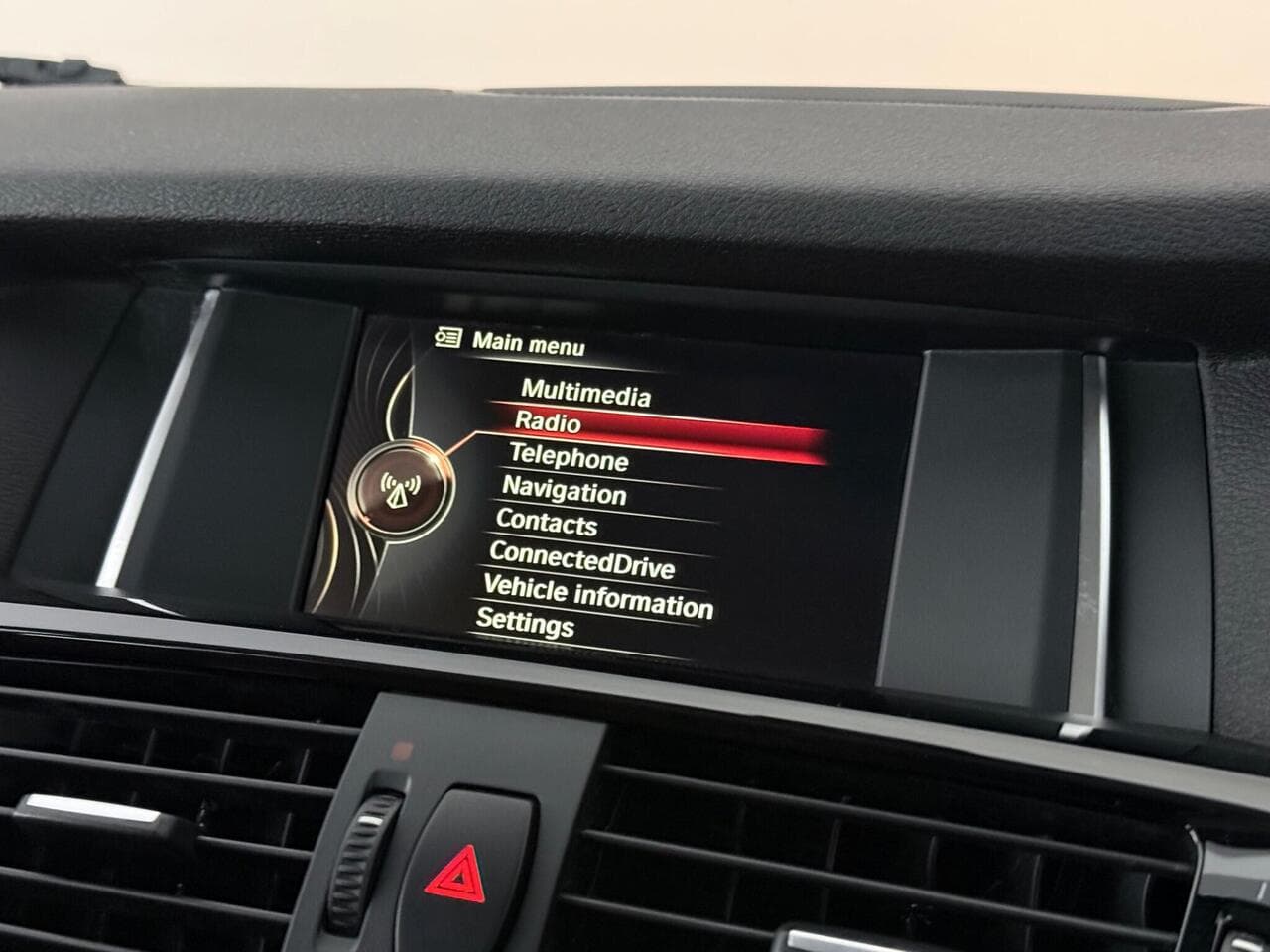 BMW X3 thumbnail Infotainment System