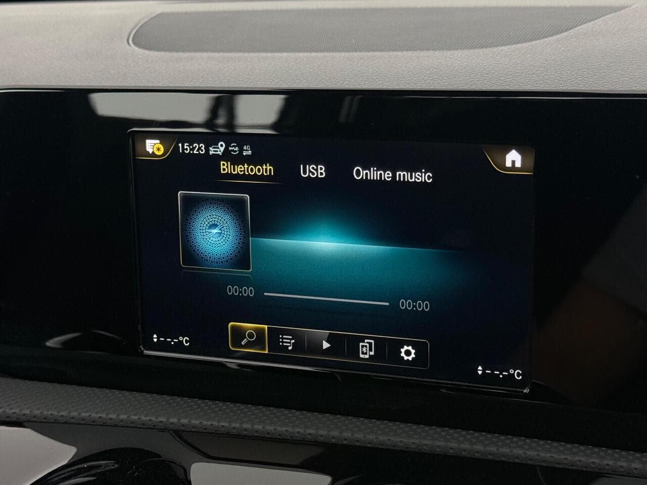 Mercedes-Benz A Class thumbnail Infotainment System