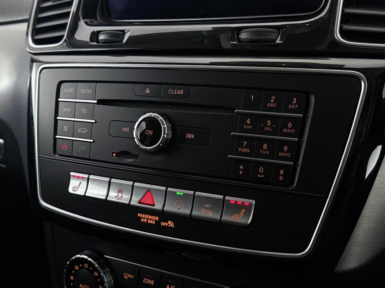 Mercedes-Benz GLE thumbnail Infotainment System
