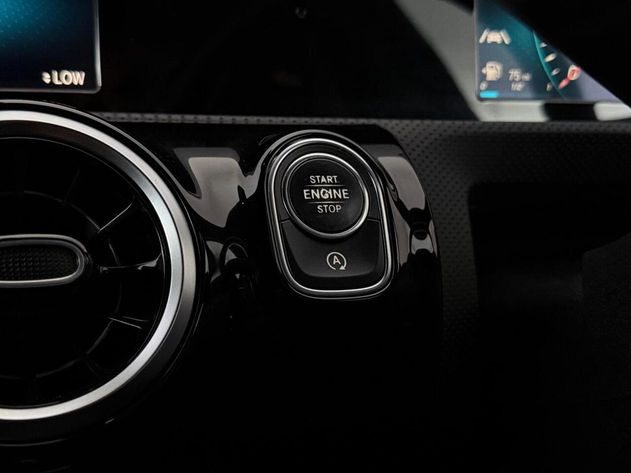 Mercedes-Benz A Class thumbnail Misc Controls