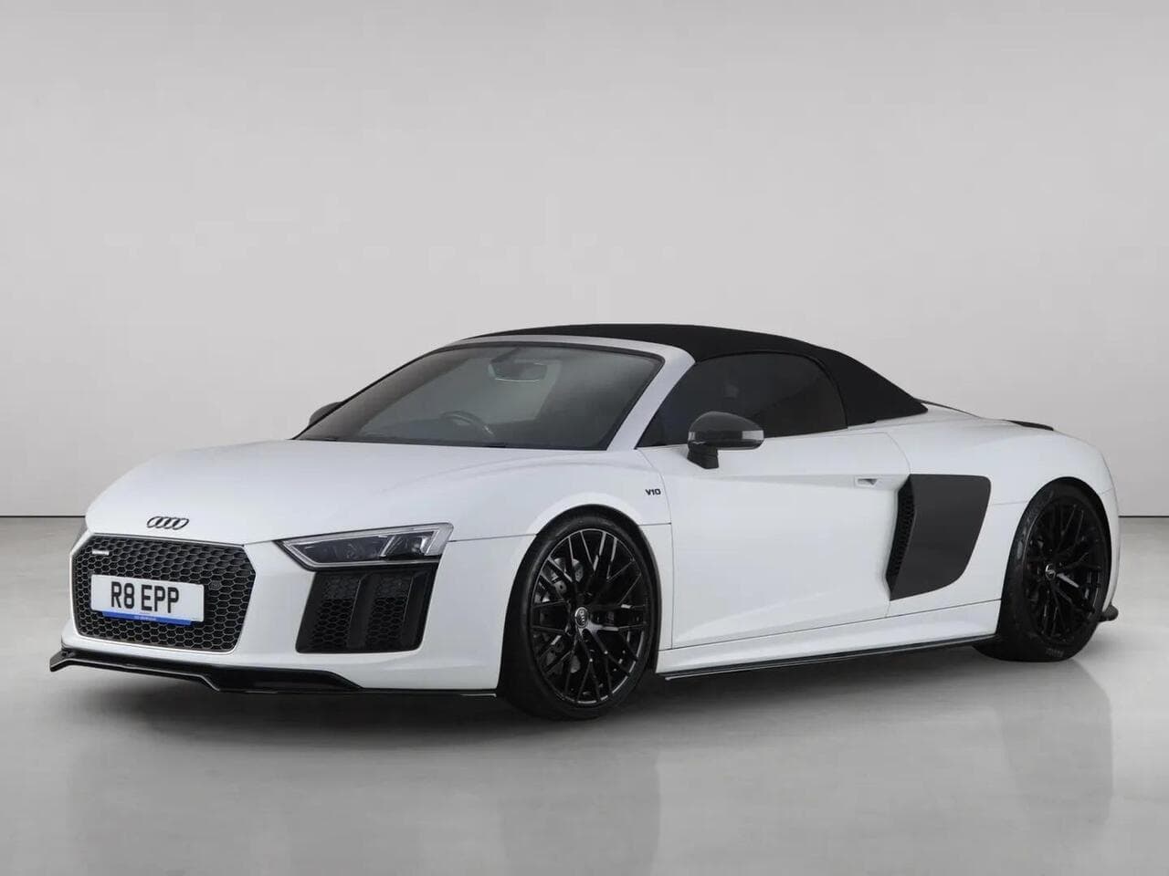 Audi R8 thumbnail Front Left