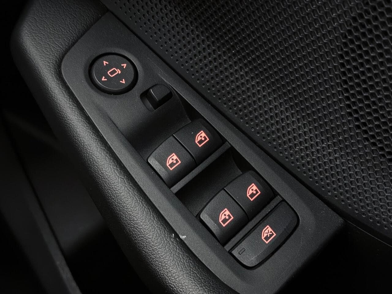 BMW 1 Series thumbnail Misc Controls