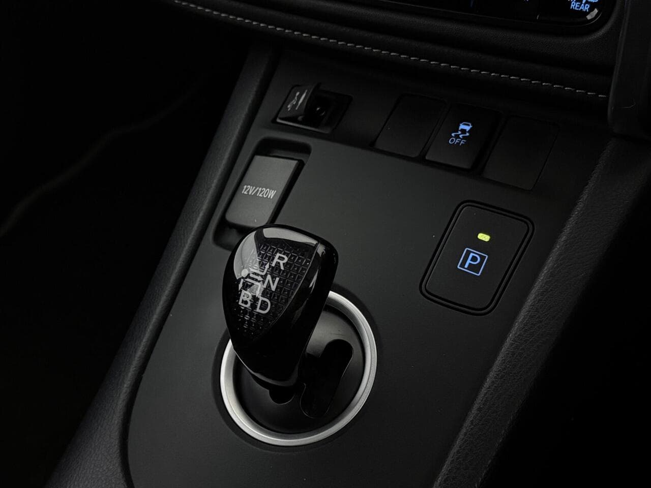 Toyota Auris thumbnail Misc Controls