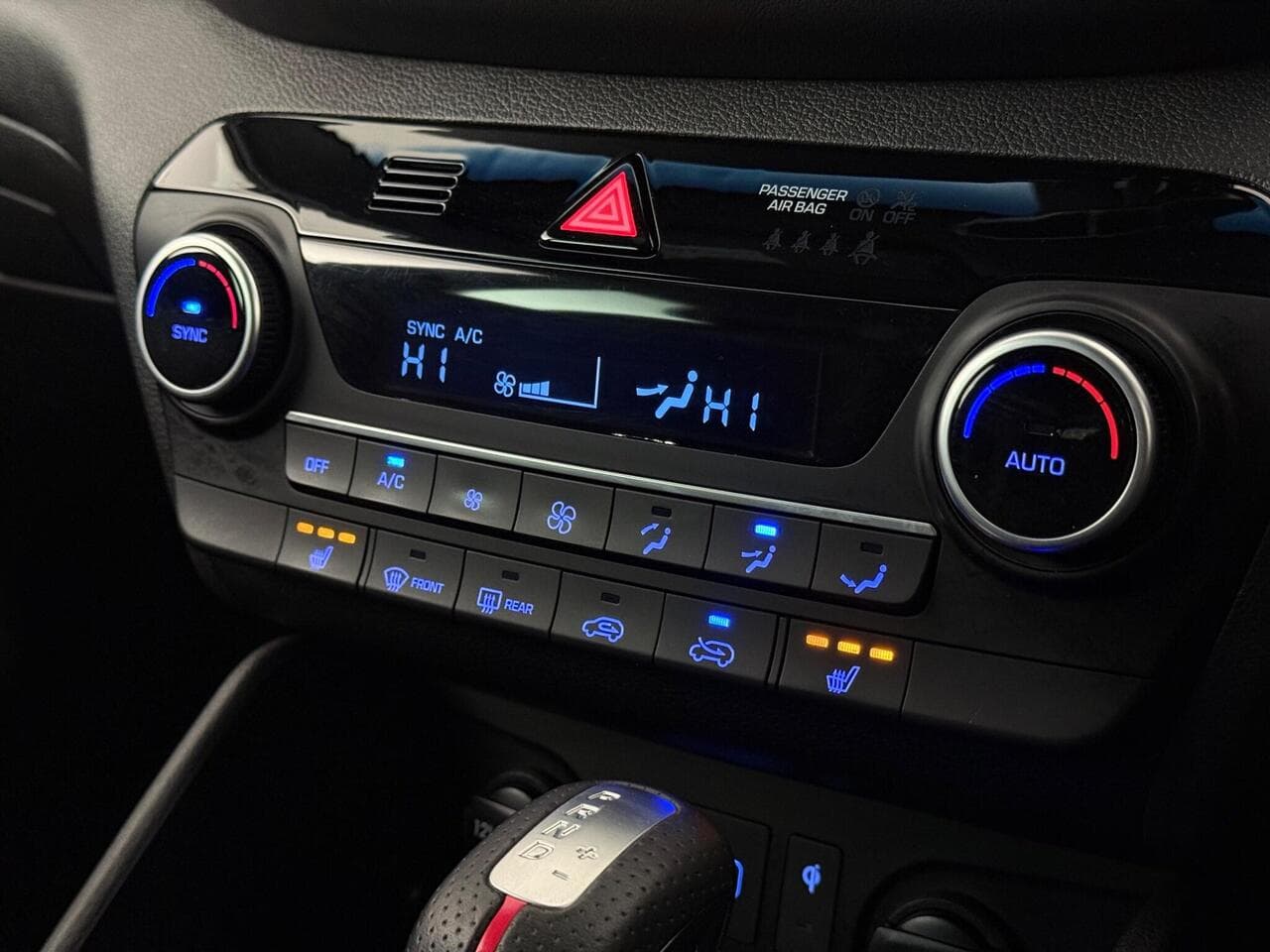 Hyundai TUCSON thumbnail Misc Controls