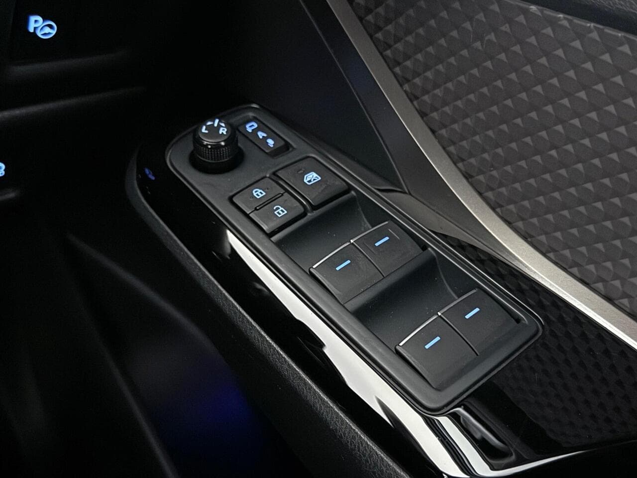 Toyota C-HR thumbnail Misc Controls