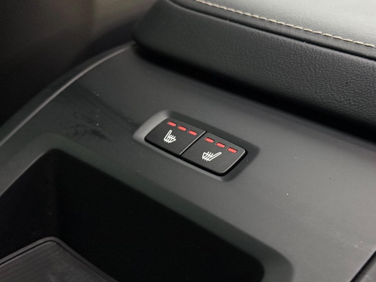 Volvo XC60 thumbnail Misc Controls