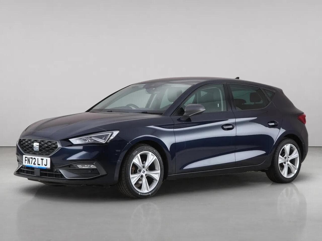 SEAT Leon thumbnail Front Left