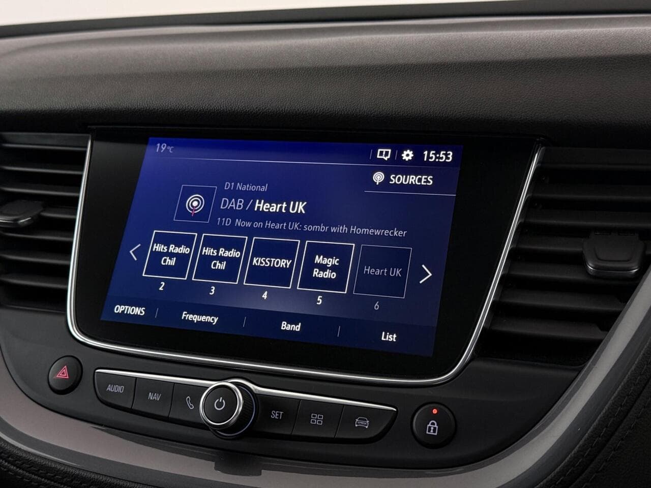 Vauxhall Grandland X thumbnail Infotainment System