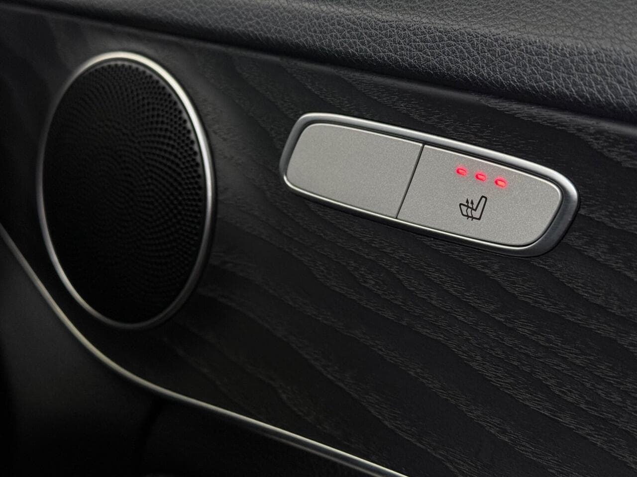 Mercedes-Benz C Class thumbnail Misc Controls