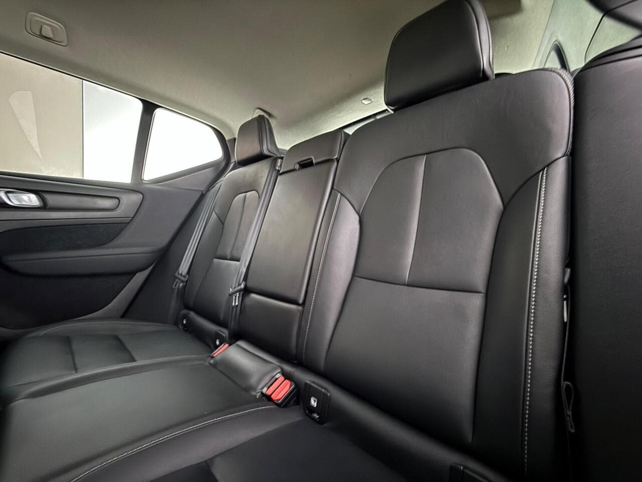 Volvo XC40 thumbnail Seats Rear