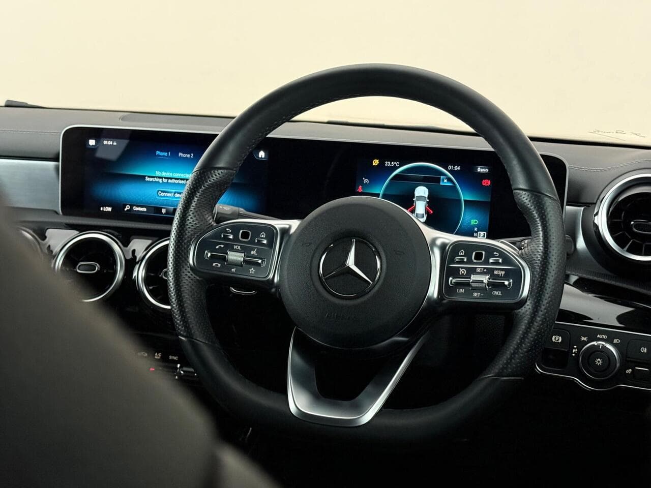Mercedes-Benz CLA thumbnail Steering Wheel