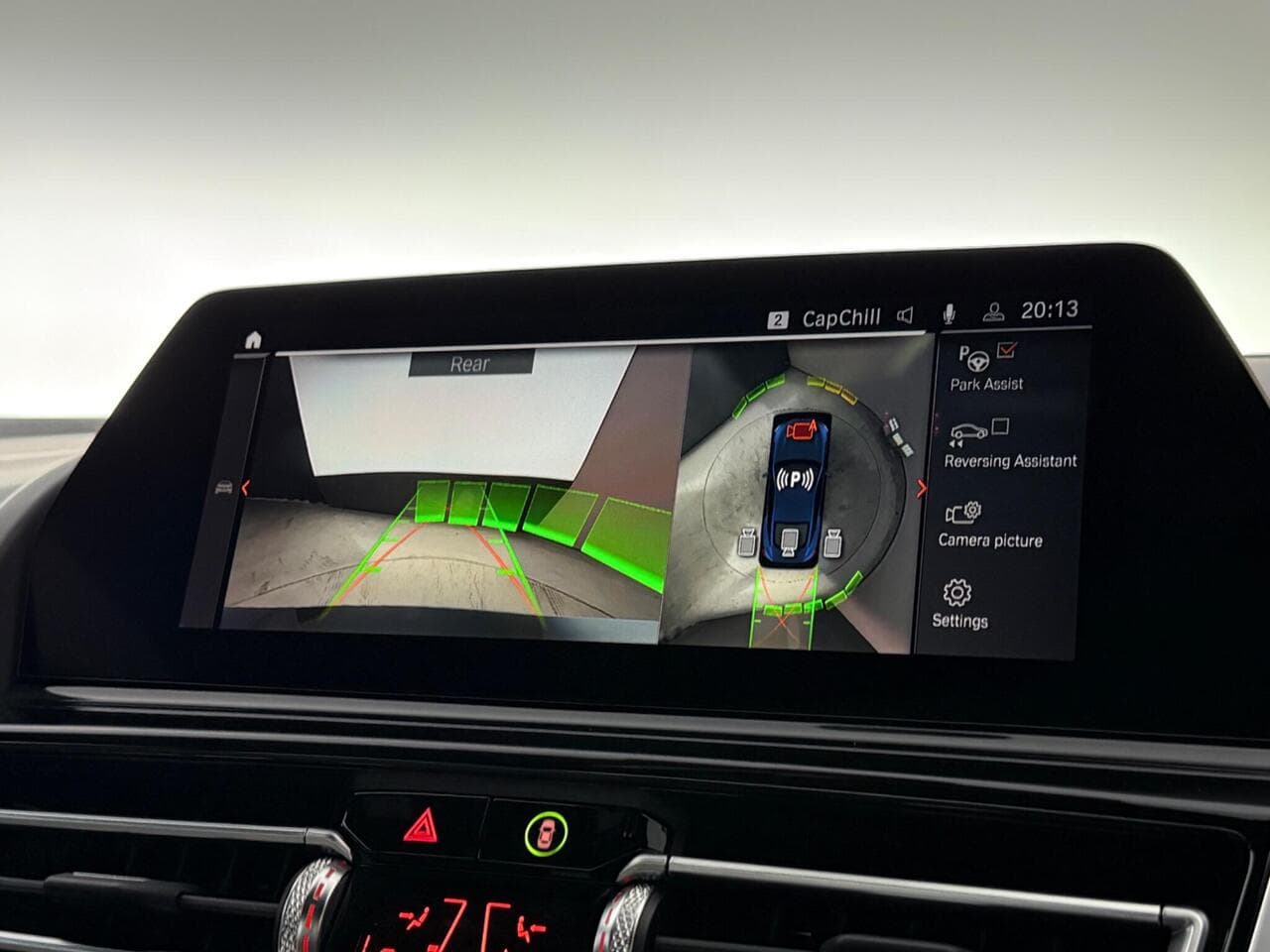 BMW 8 Series thumbnail Infotainment System