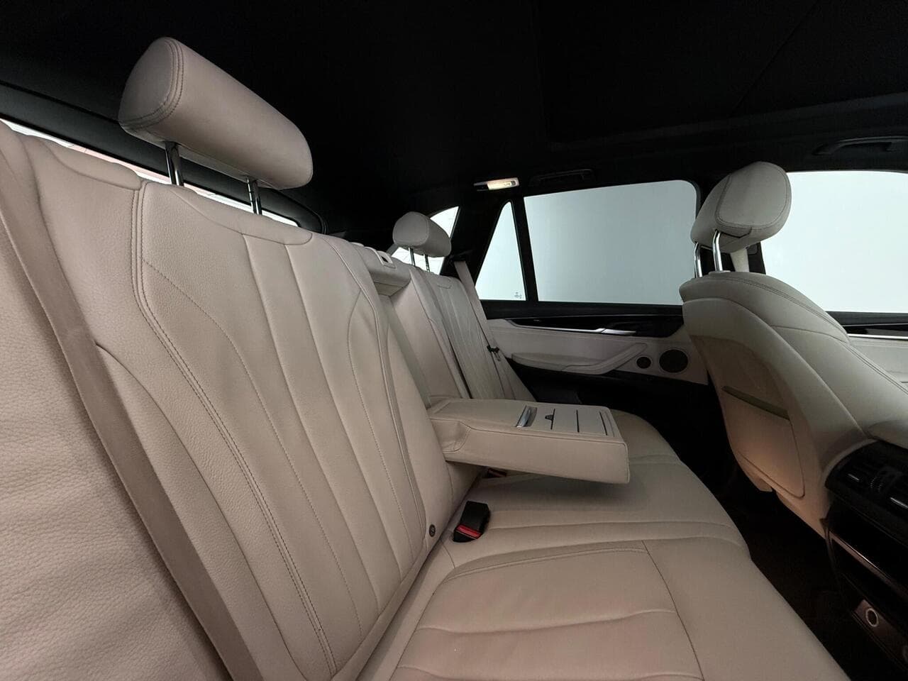 BMW X5 thumbnail Seats Rear
