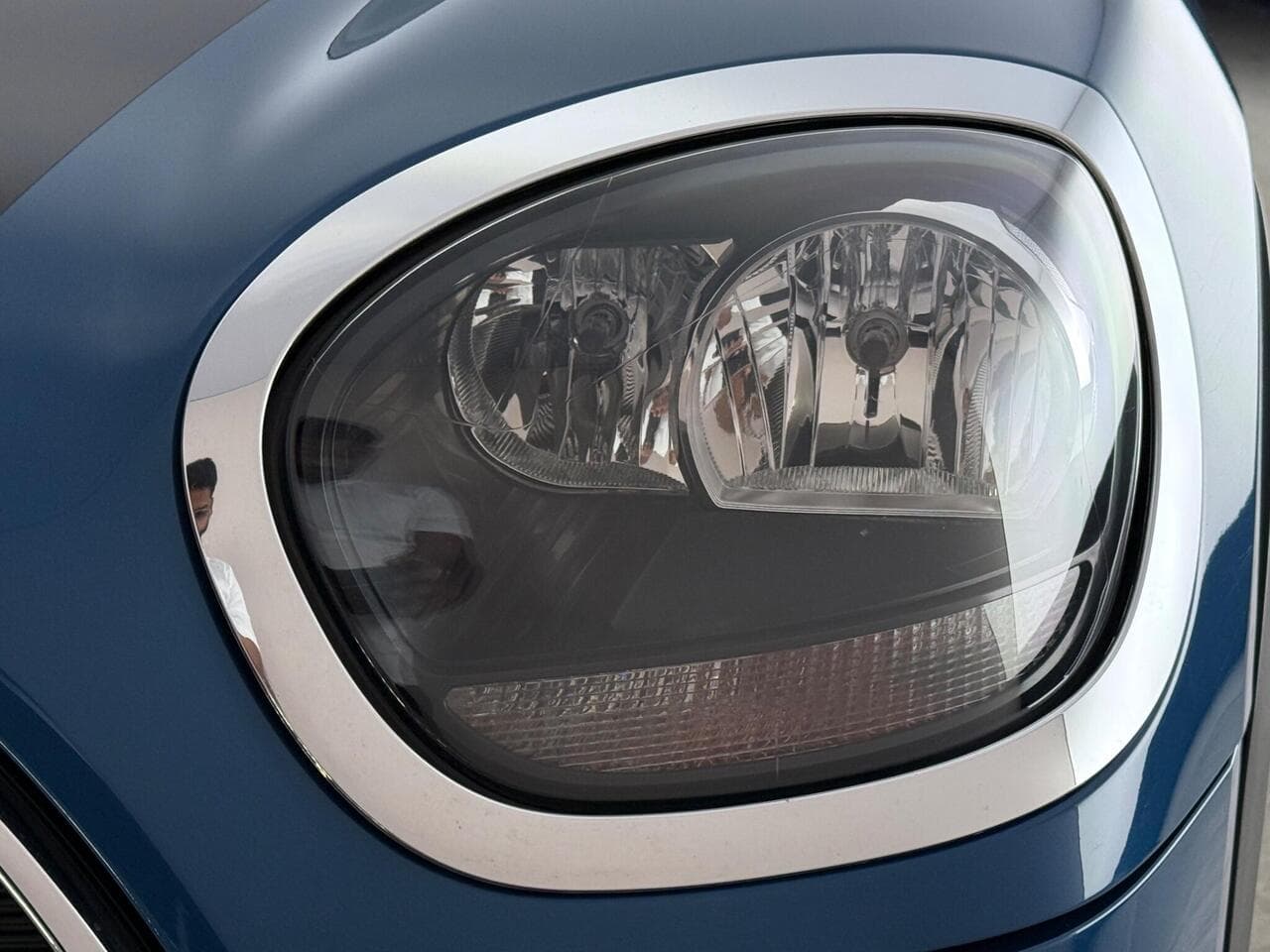 MINI Countryman thumbnail Lights Front