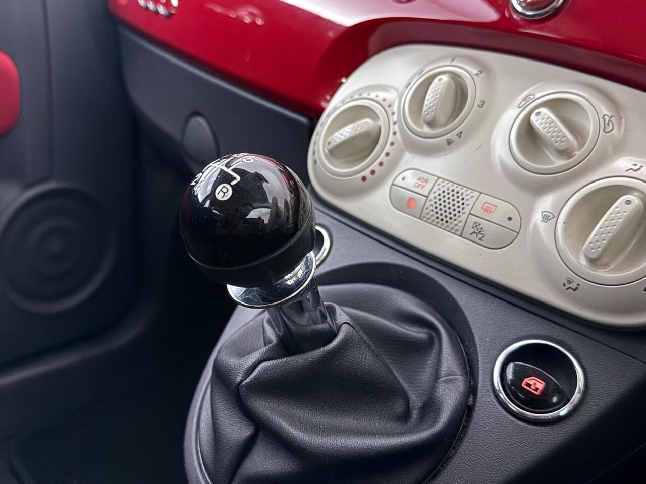 Fiat 500 thumbnail Interior Front