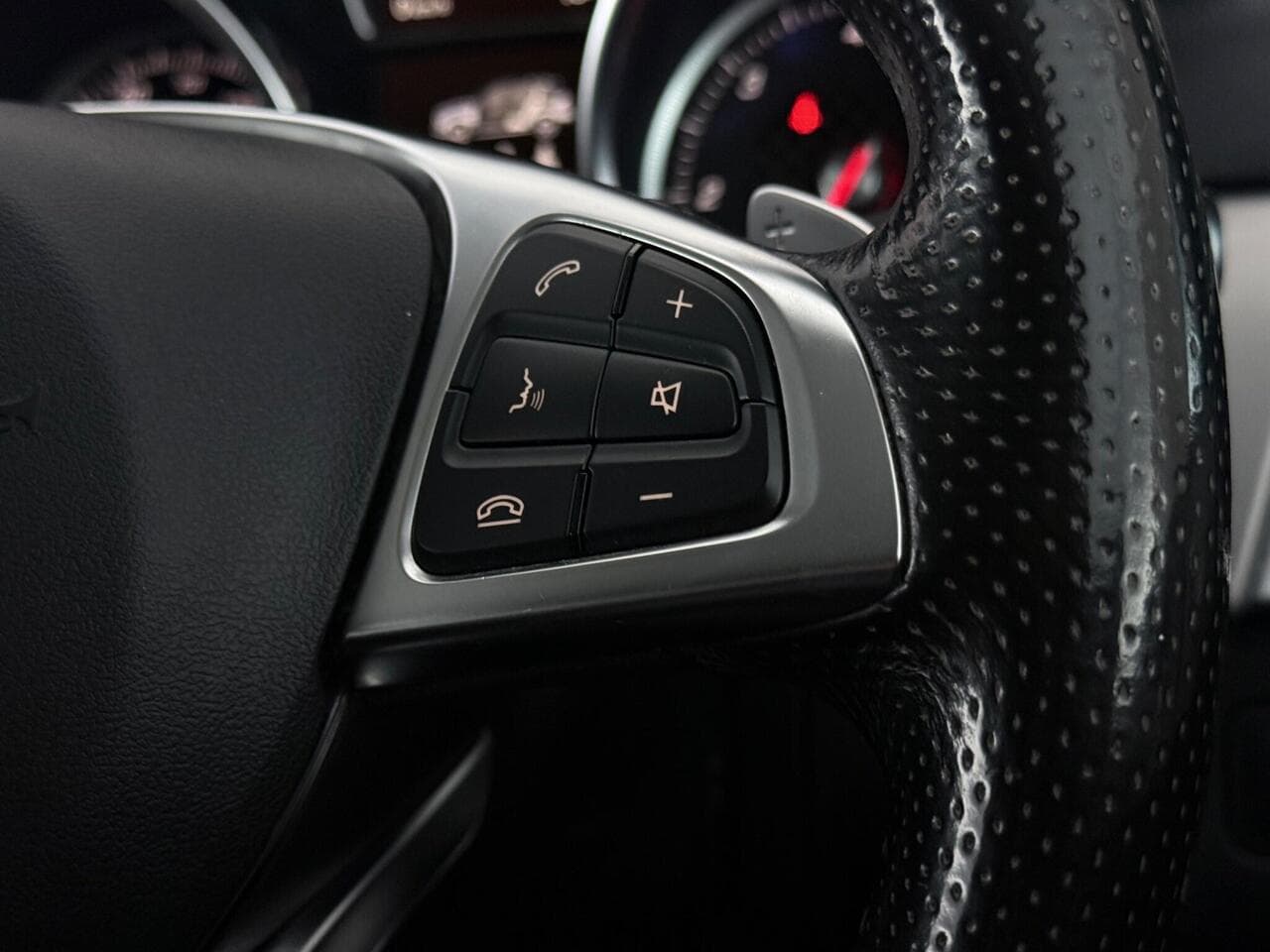 Mercedes-Benz GLE thumbnail Misc Controls