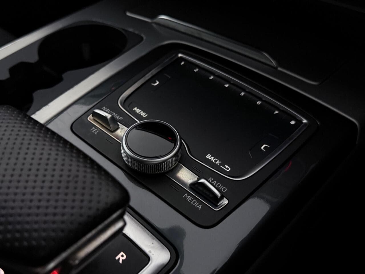 Audi Q7 thumbnail Misc Controls