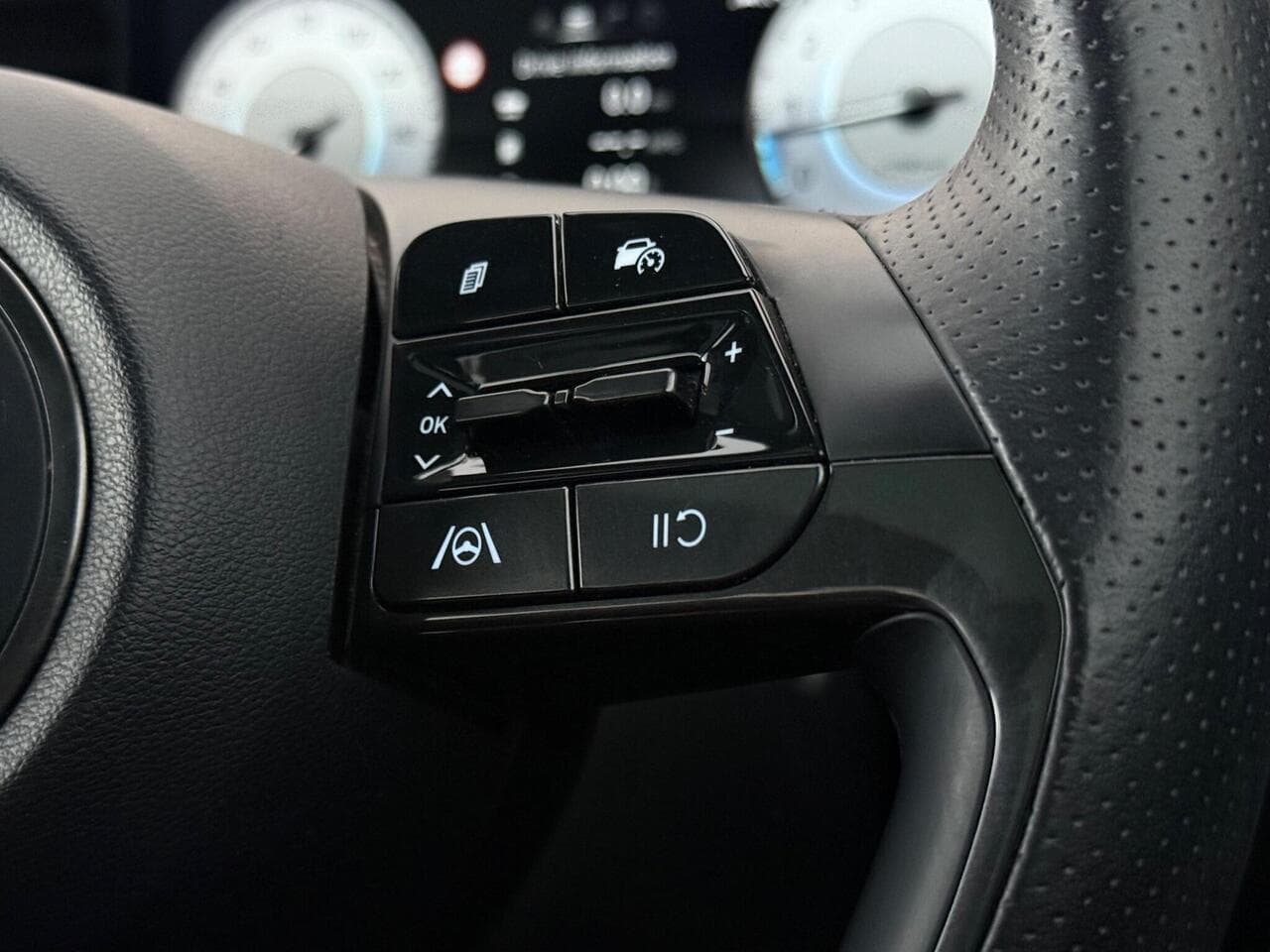 Hyundai TUCSON thumbnail Misc Controls