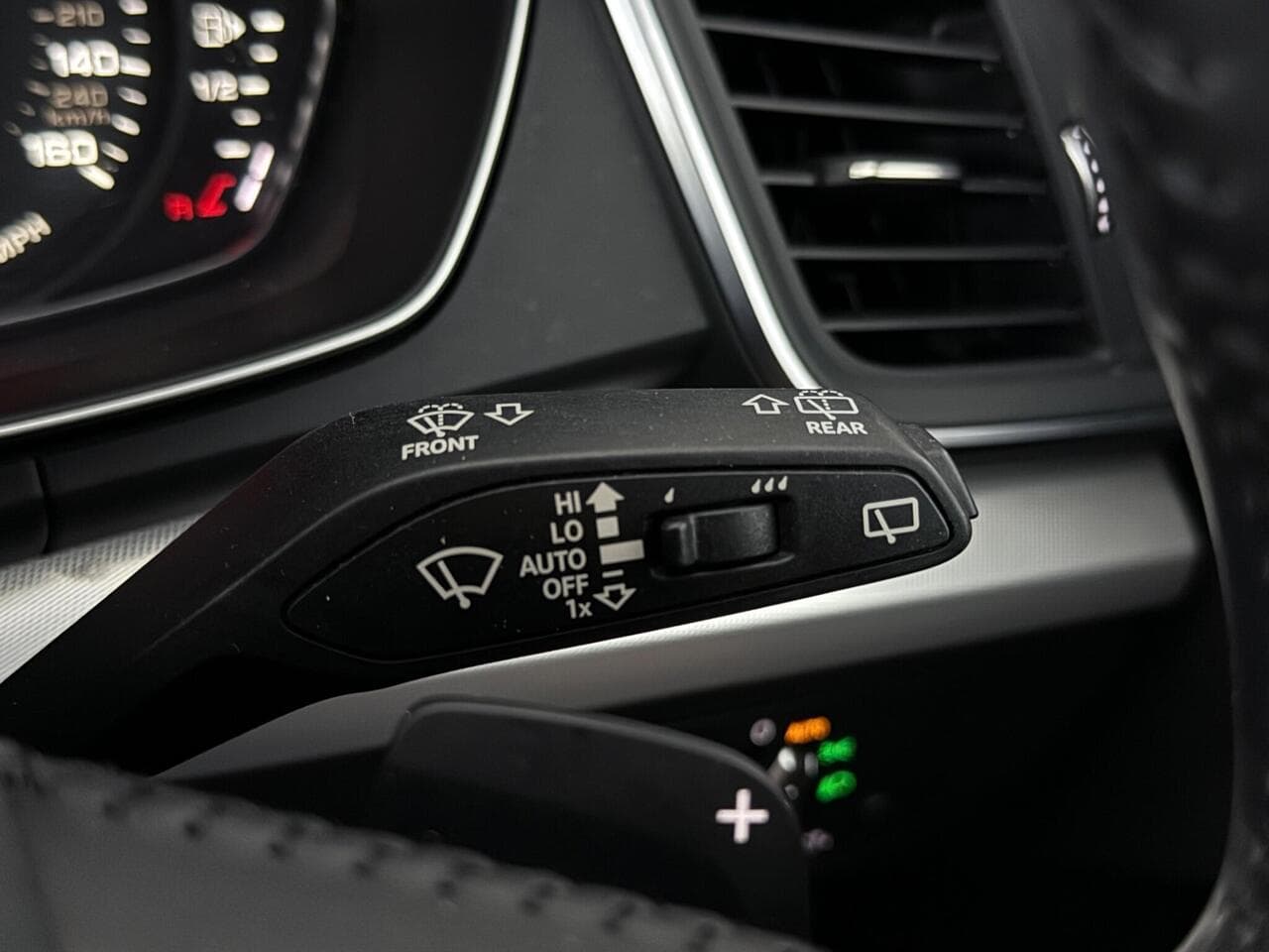 Audi Q5 thumbnail Misc Controls