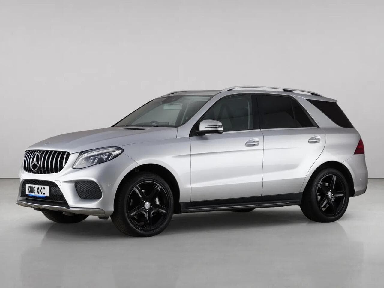 Mercedes-Benz GLE thumbnail Front Left
