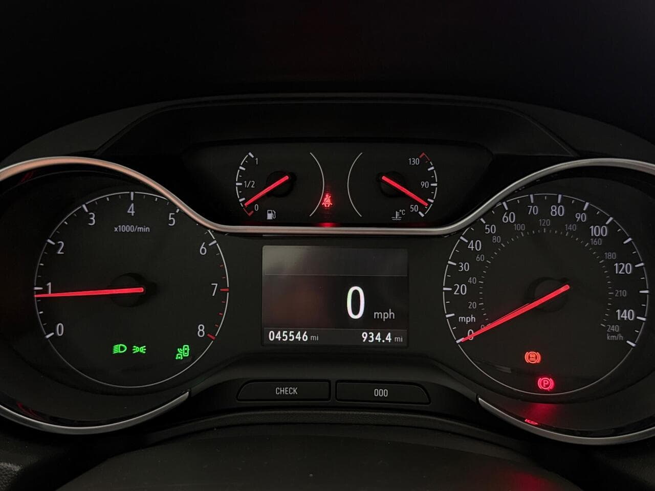 Vauxhall Grandland X thumbnail Driver Instruments