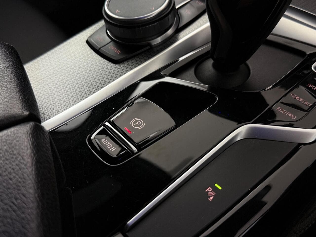 BMW 5 Series thumbnail Interior Front