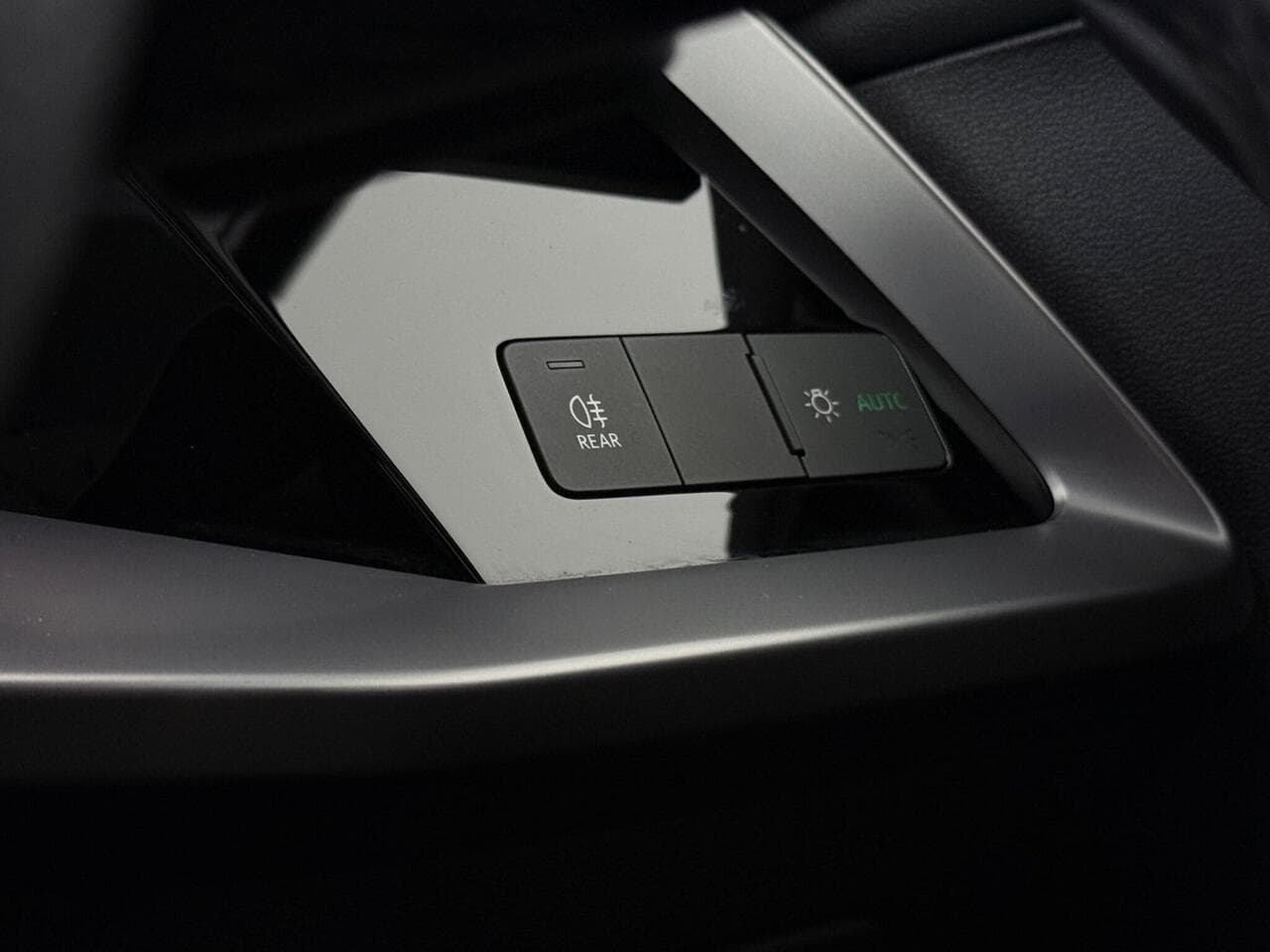 Audi A3 thumbnail Misc Controls