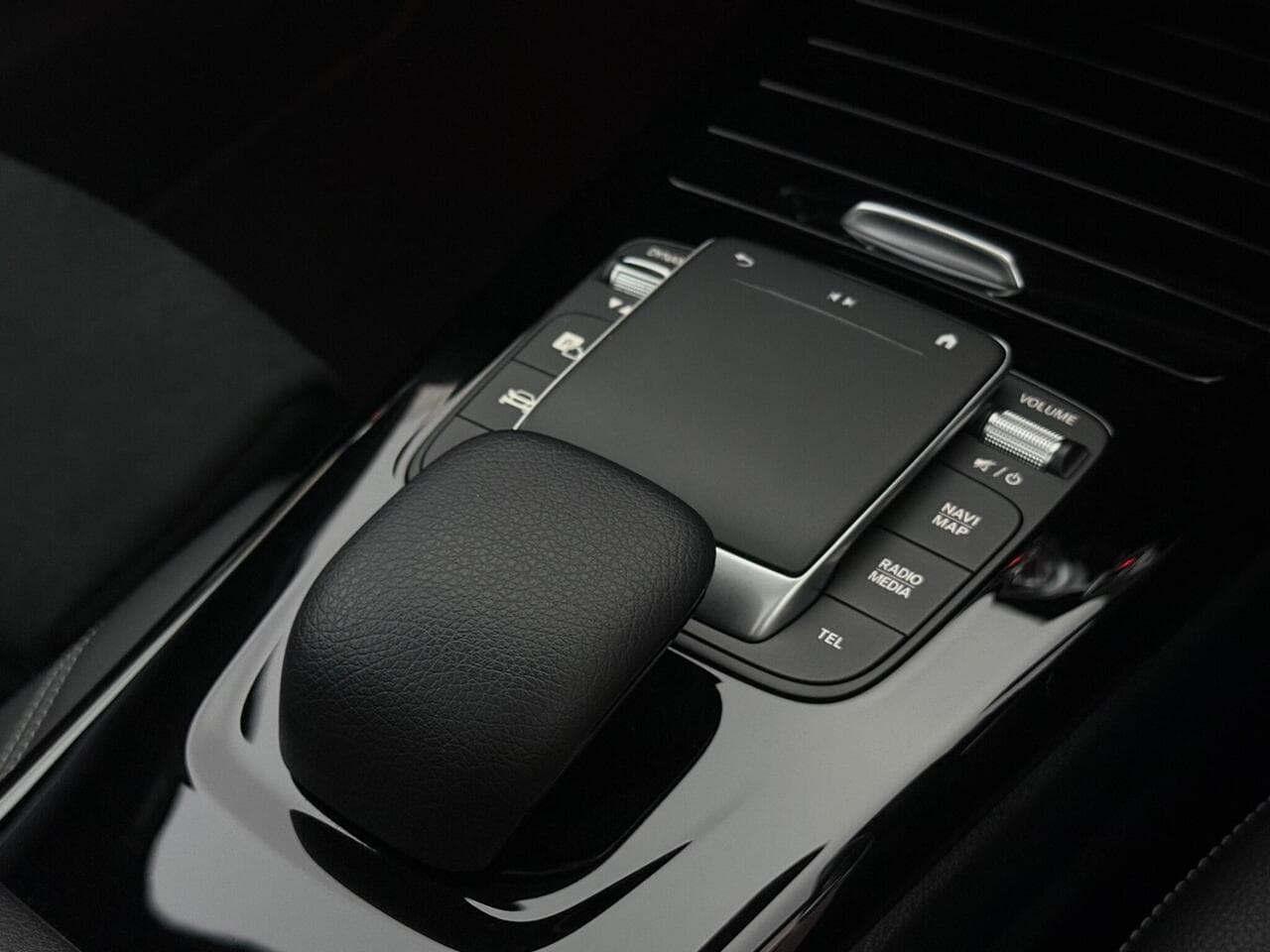 Mercedes-Benz A Class thumbnail Interior Front