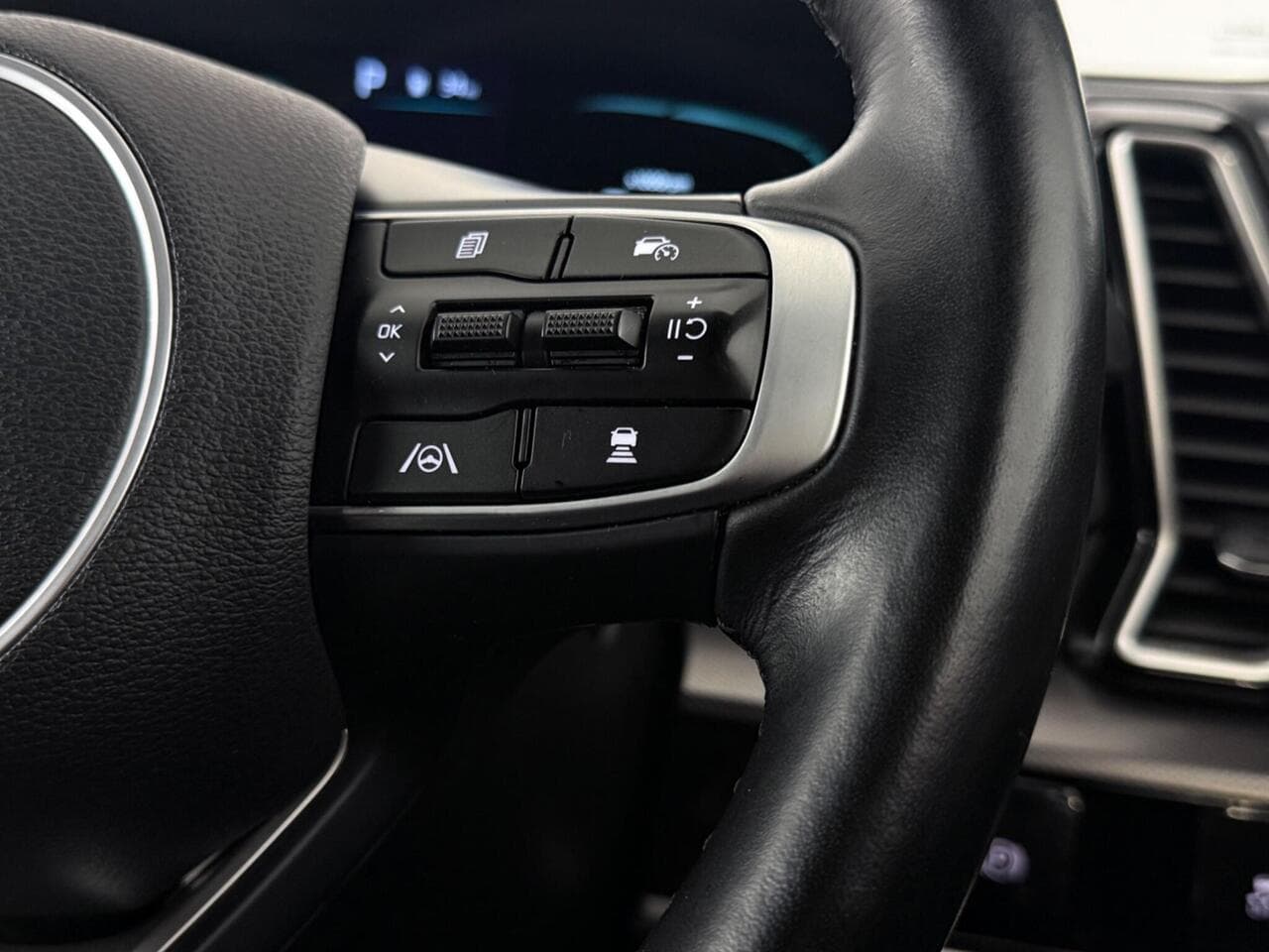 Kia Sportage thumbnail Misc Controls