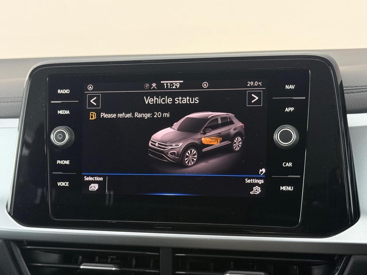 Volkswagen T-Roc thumbnail Infotainment System