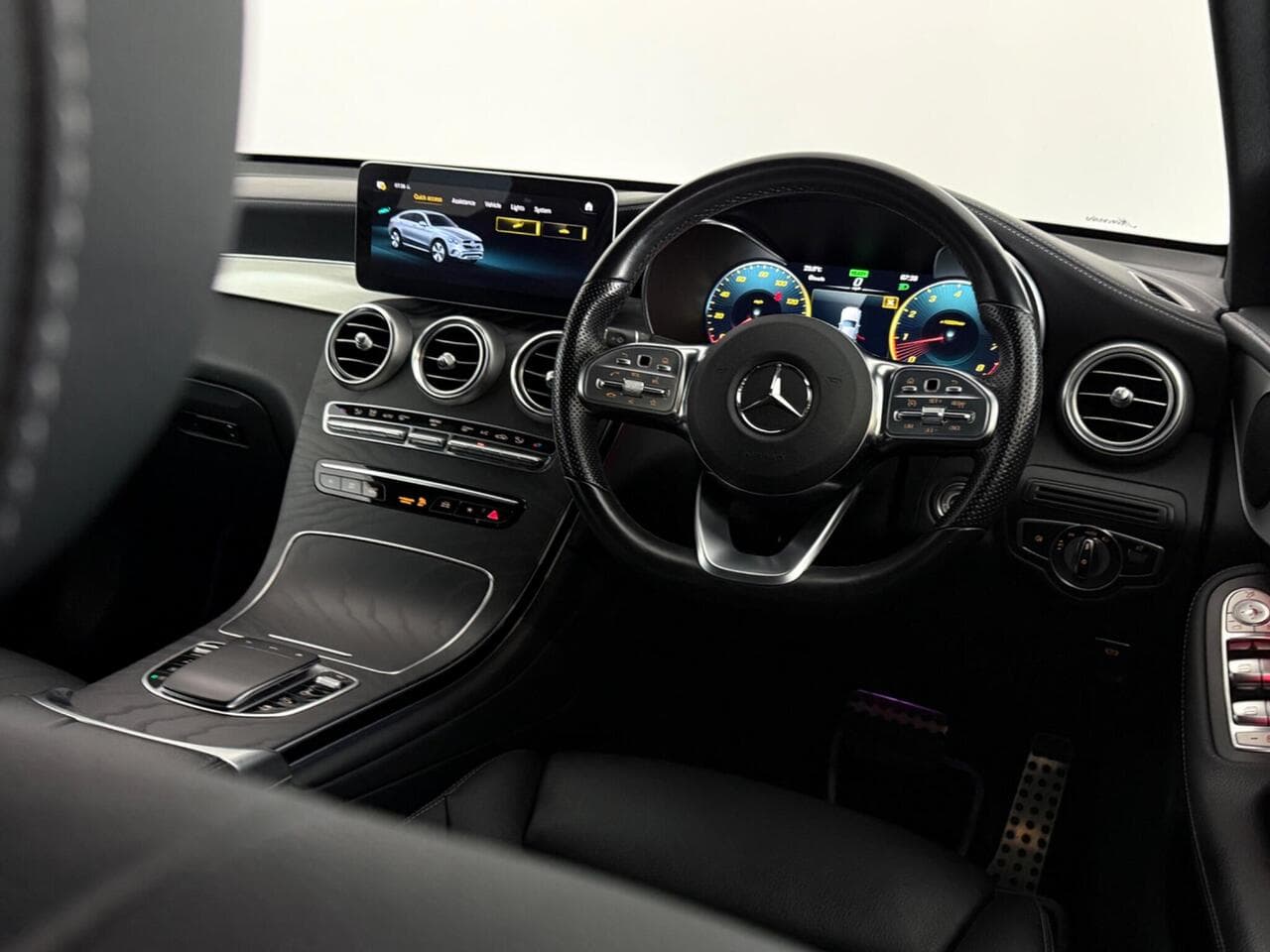 Mercedes-Benz GLC thumbnail Interior Front