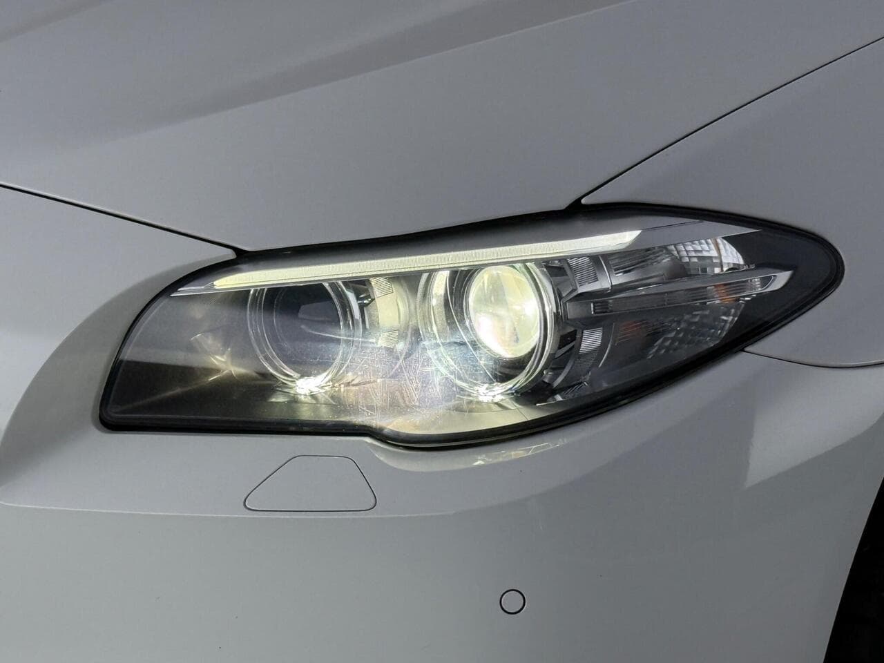 BMW 5 Series thumbnail Lights Front