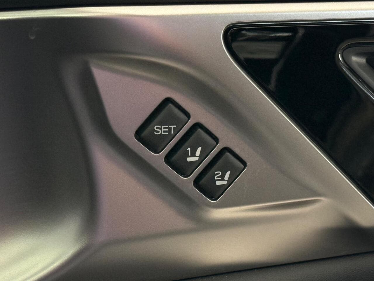 Subaru Outback thumbnail Misc Controls