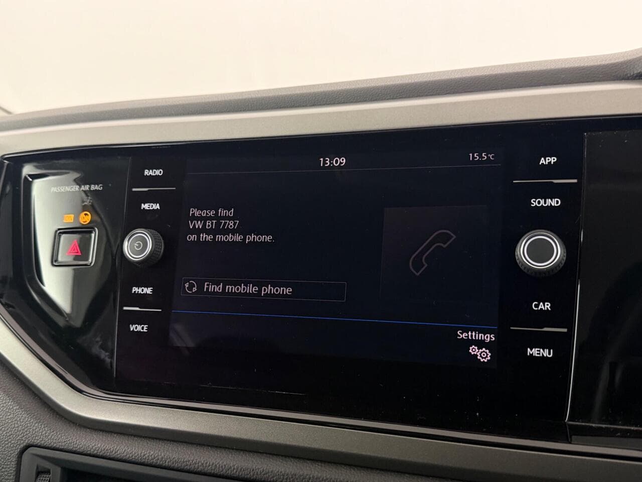 Volkswagen Polo thumbnail Infotainment System