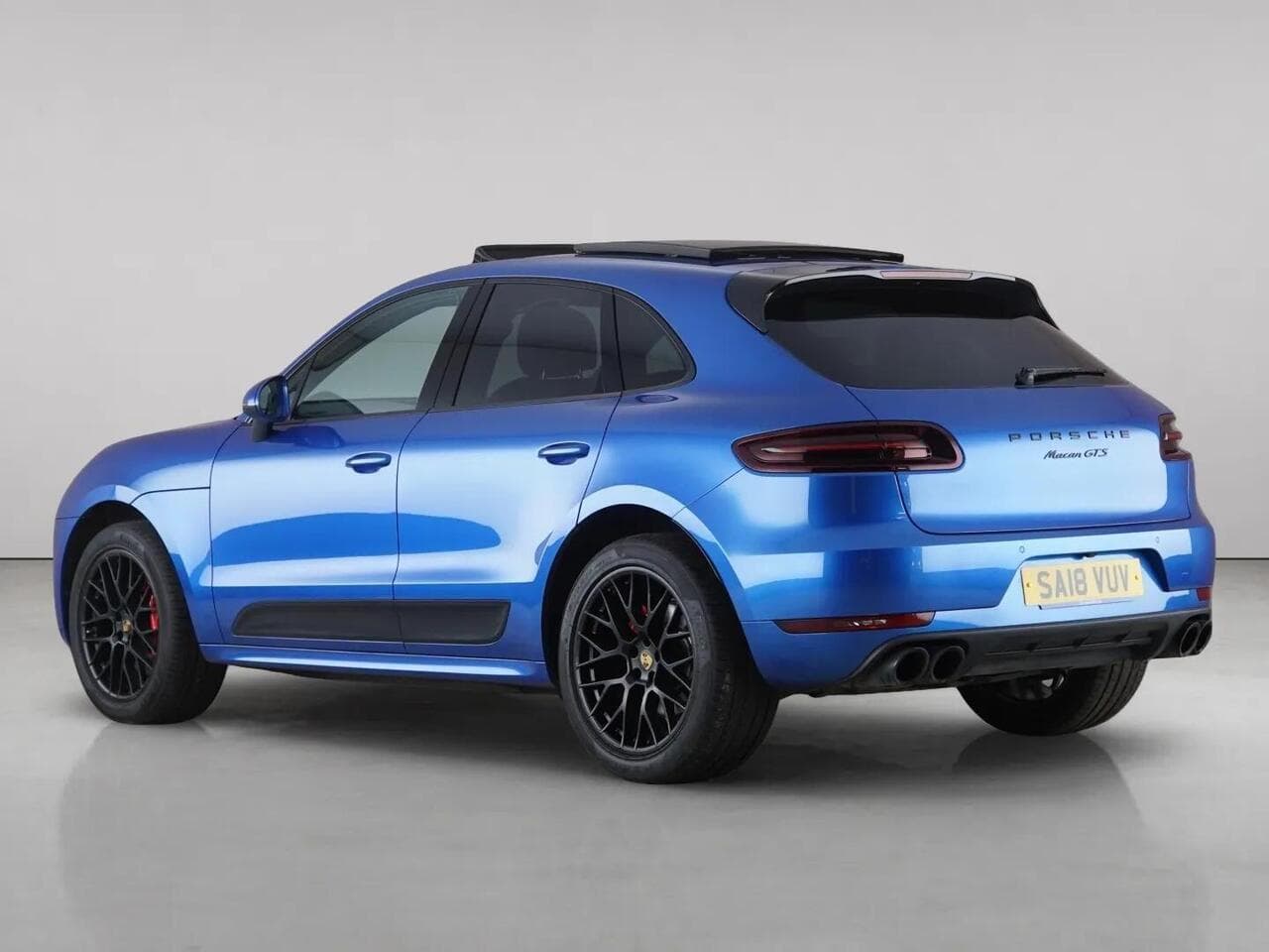 Porsche Macan thumbnail Rear Left