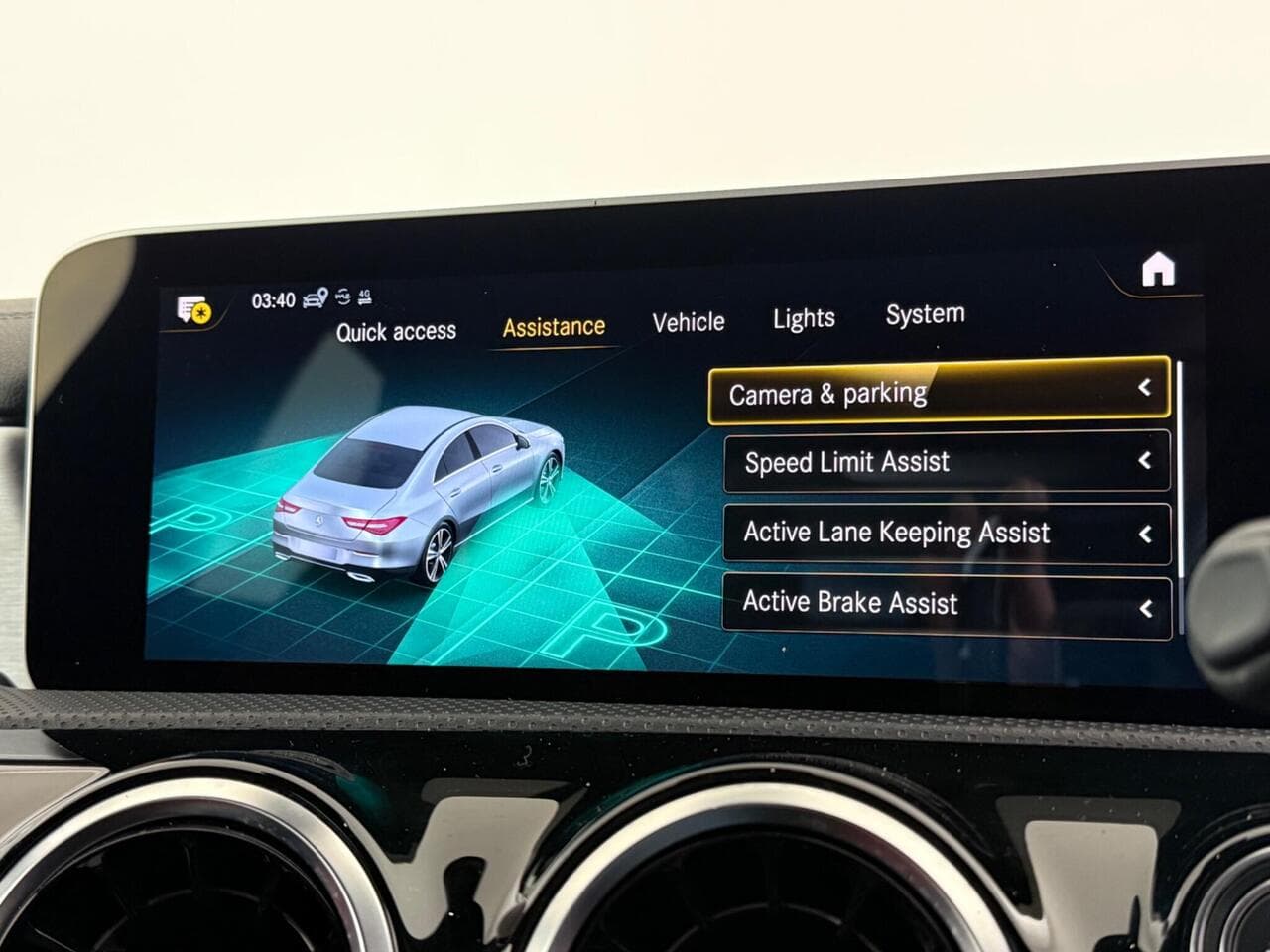 Mercedes-Benz CLA thumbnail Infotainment System