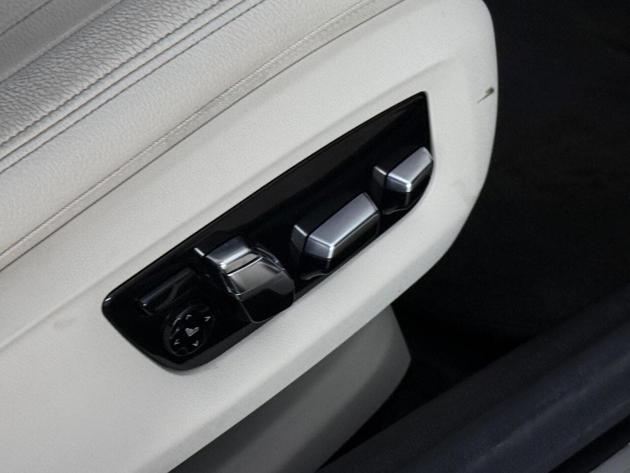 BMW 5 Series thumbnail Misc Controls
