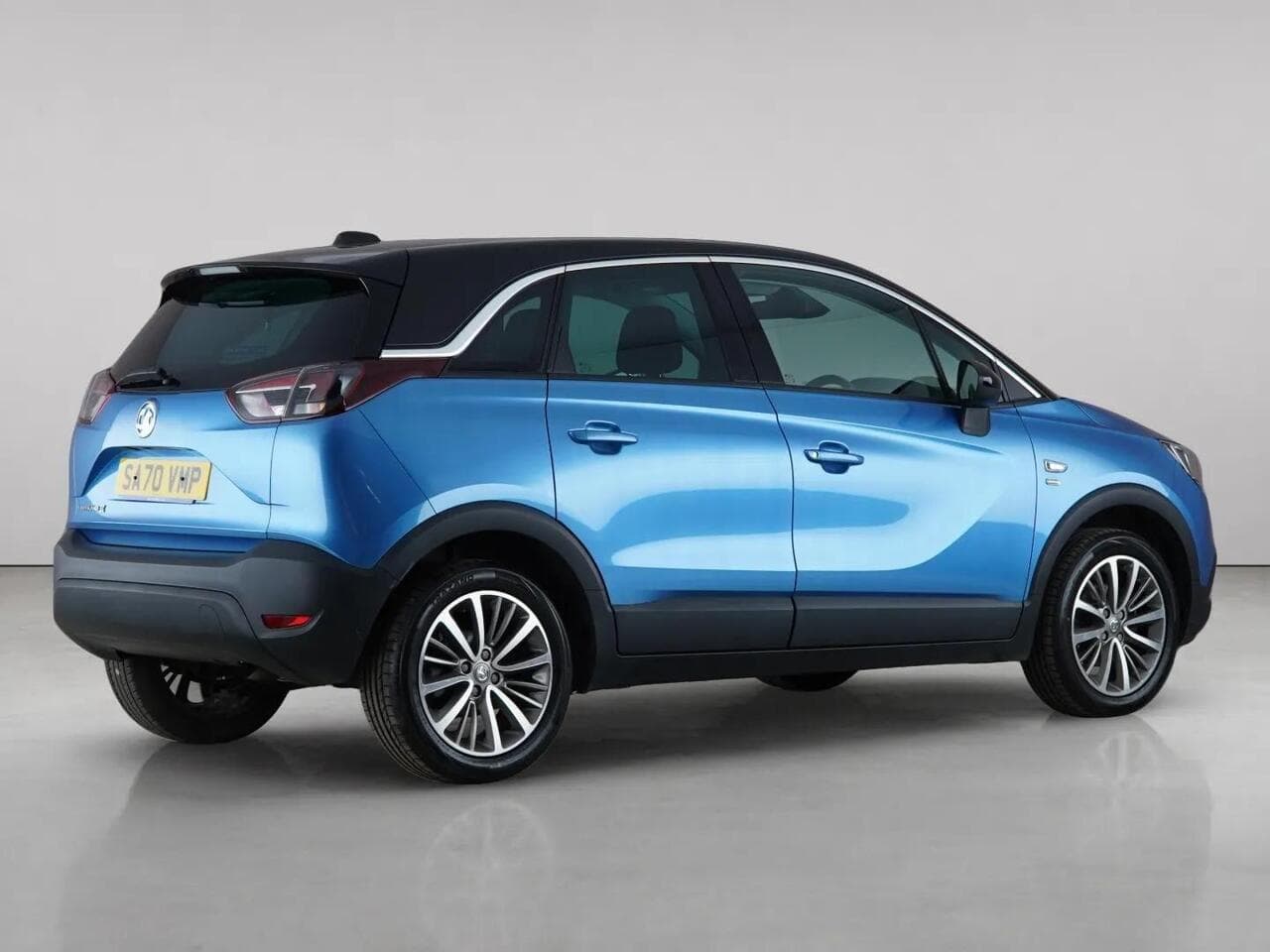 Vauxhall Crossland X thumbnail Side Right