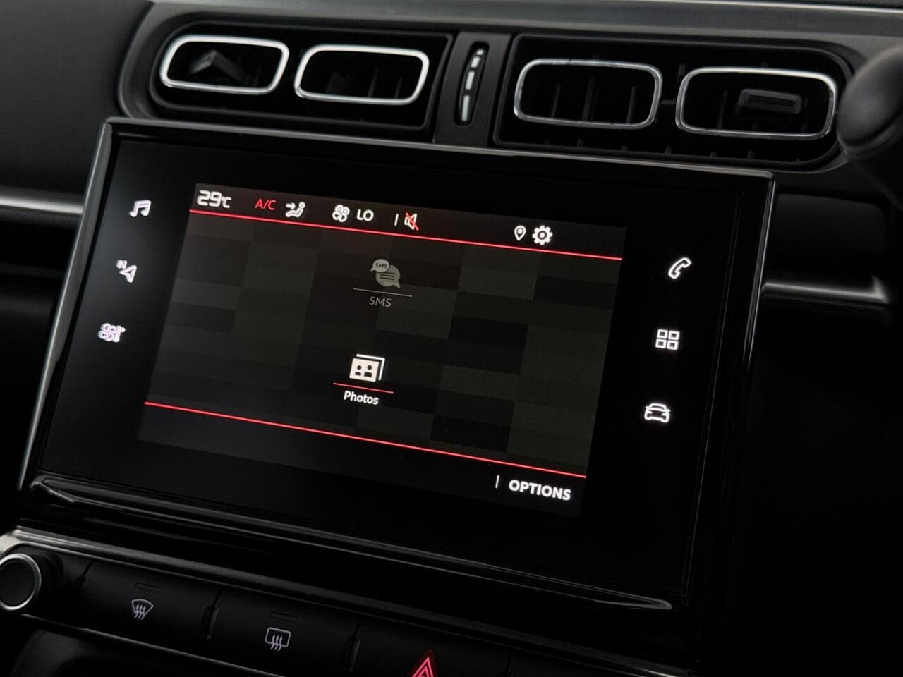 Citroen C3 thumbnail Infotainment System