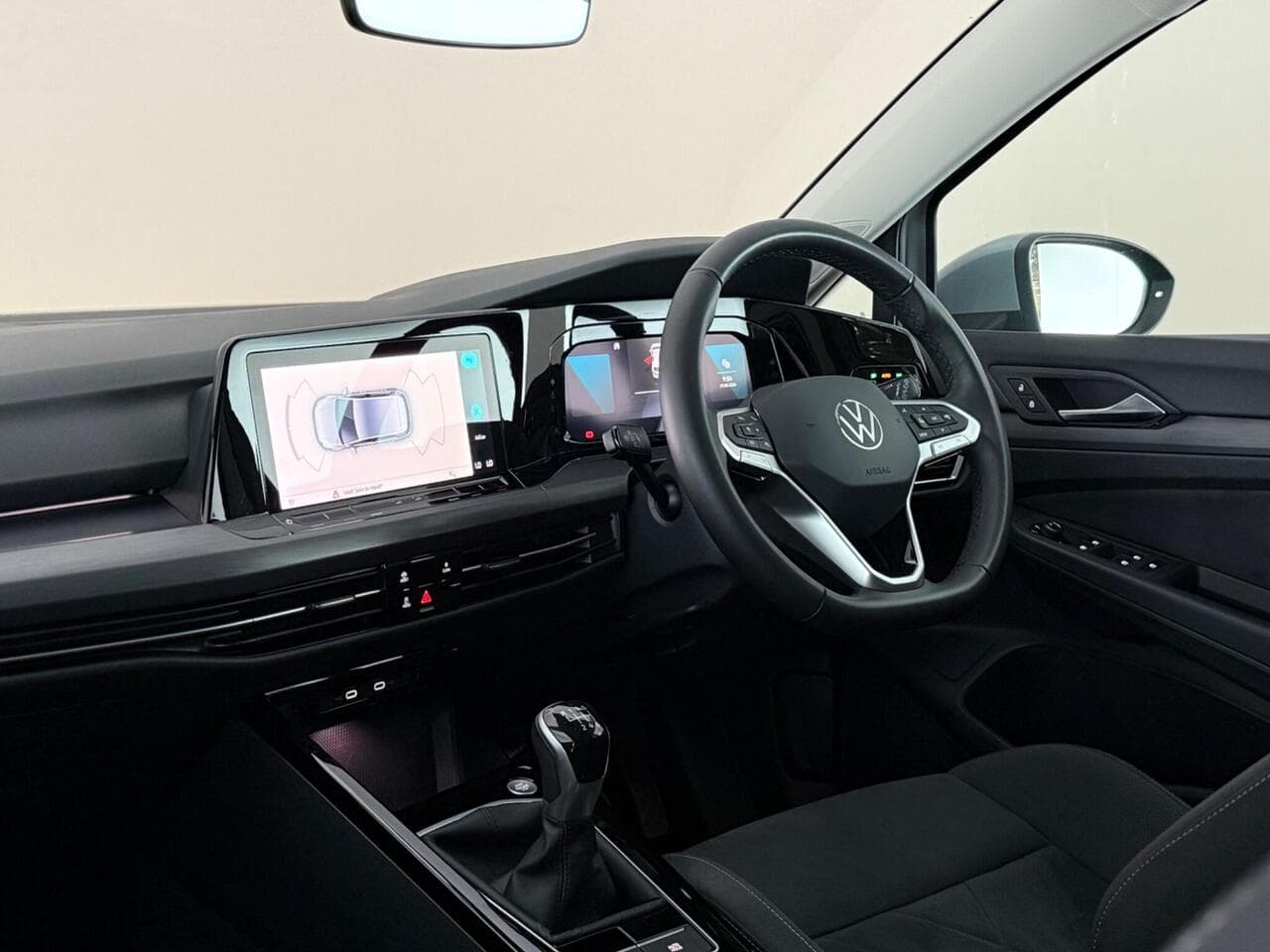 Volkswagen Golf thumbnail Interior Front