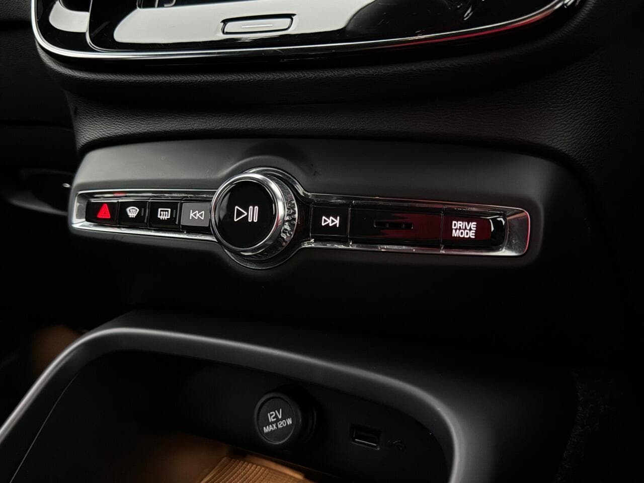 Volvo XC40 thumbnail Misc Controls