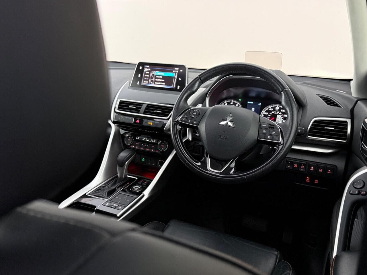 Mitsubishi Eclipse Cross thumbnail Interior Front