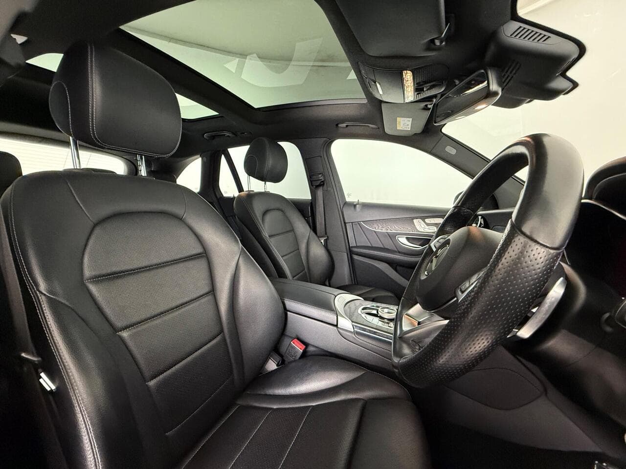 Mercedes-Benz GLC thumbnail Seat Driver