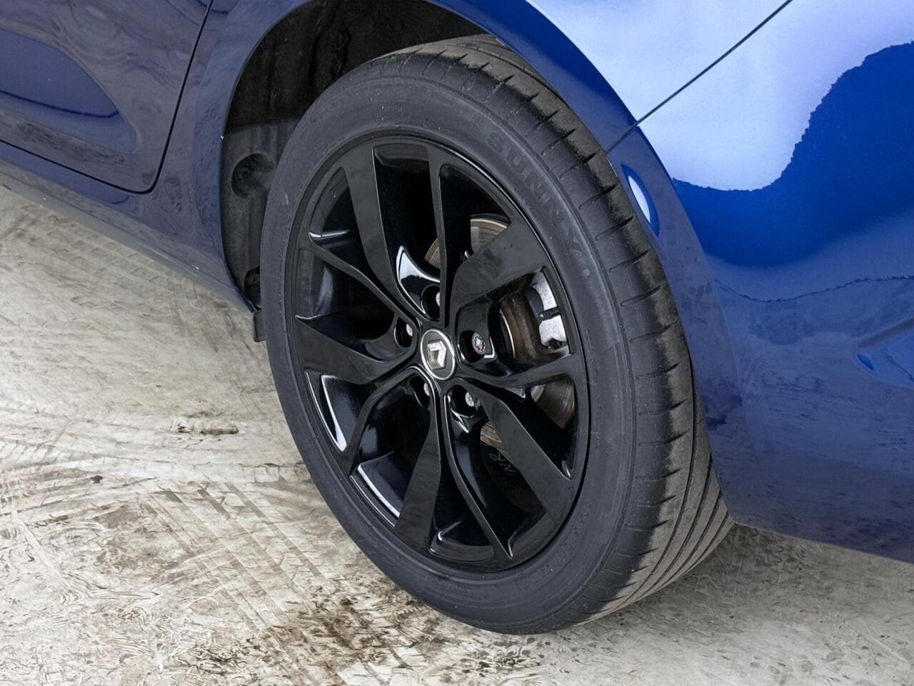 Renault Megane thumbnail Wheel
