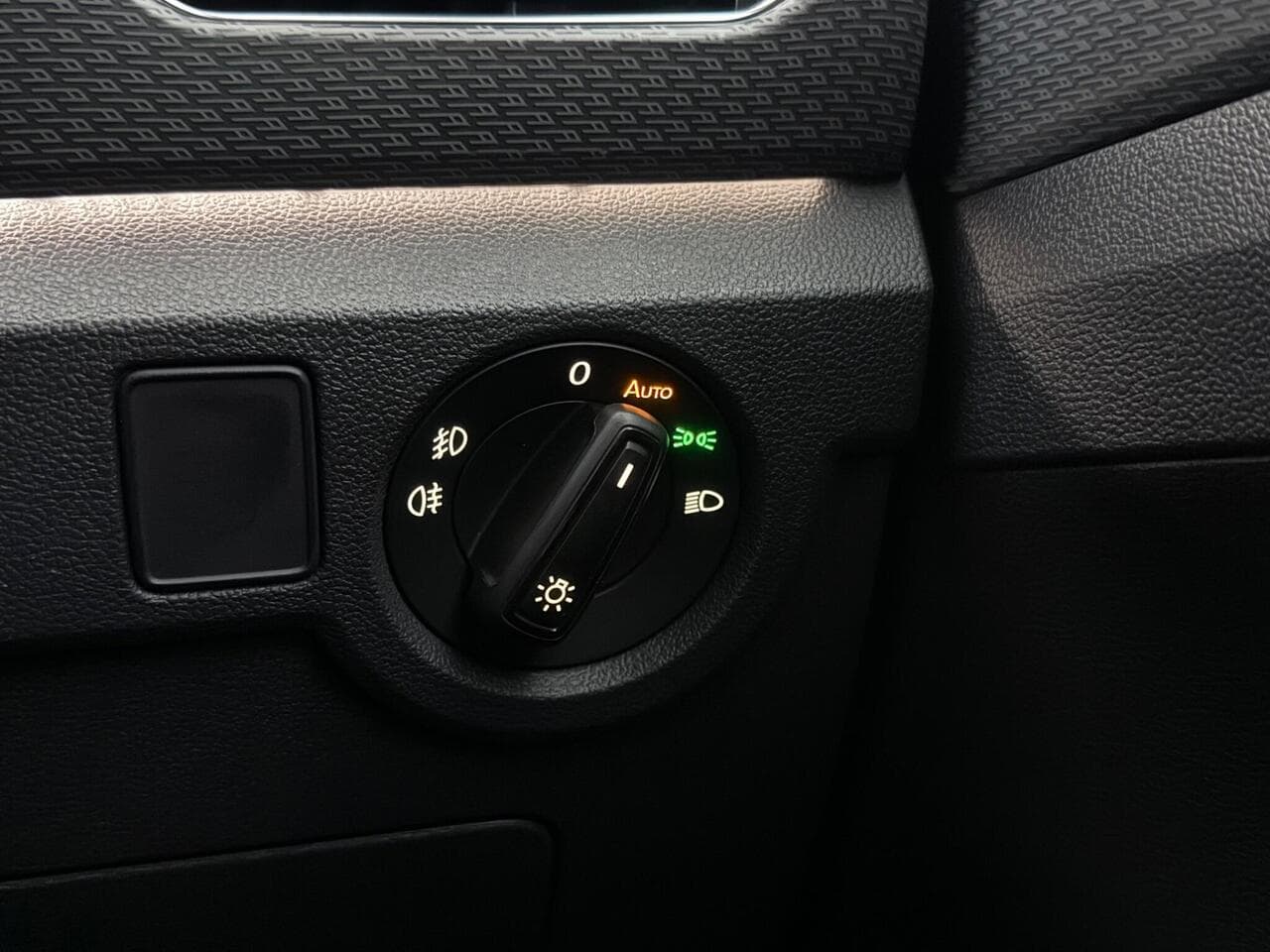 Volkswagen T-Cross thumbnail Misc Controls