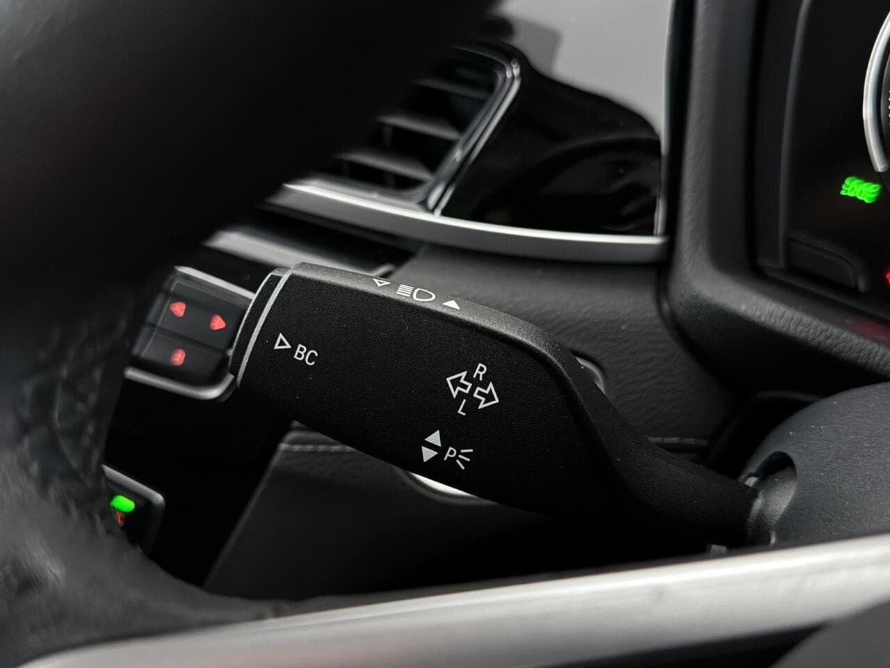 BMW X2 thumbnail Misc Controls