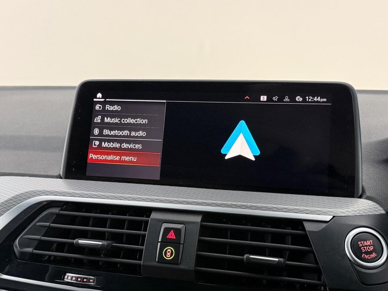 BMW X4 thumbnail Infotainment System