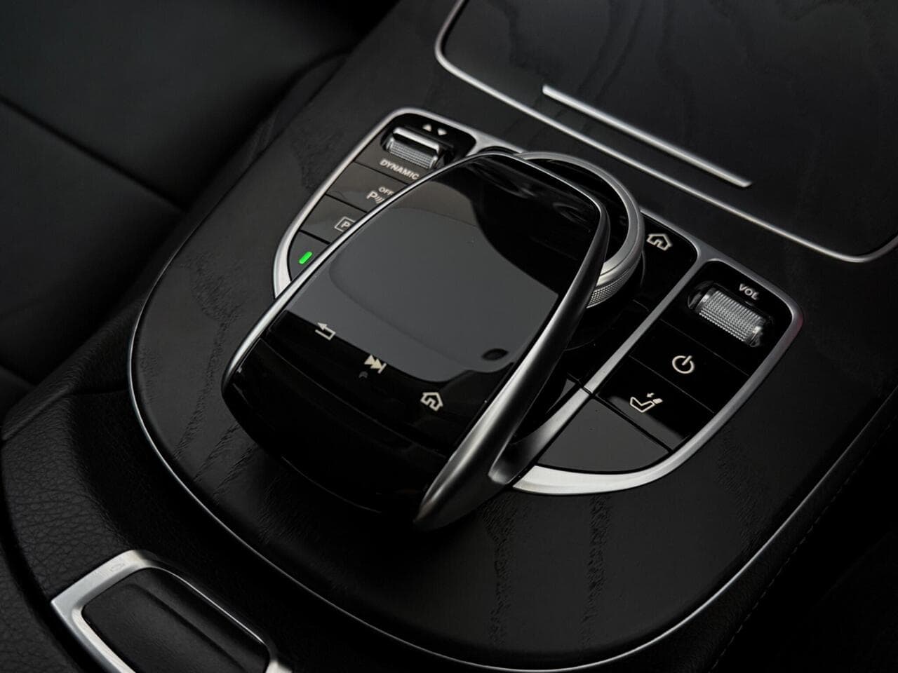 Mercedes-Benz E Class thumbnail Misc Controls